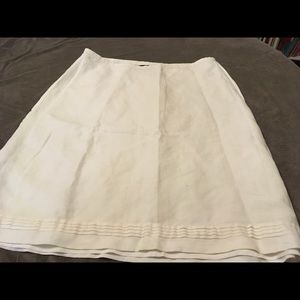 Ann Taylor White skirt with decorative hem